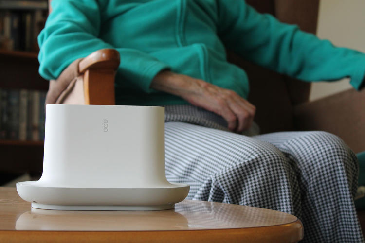 To Remind Dementia Patients To Eat, This Device Conjures The Smells Of