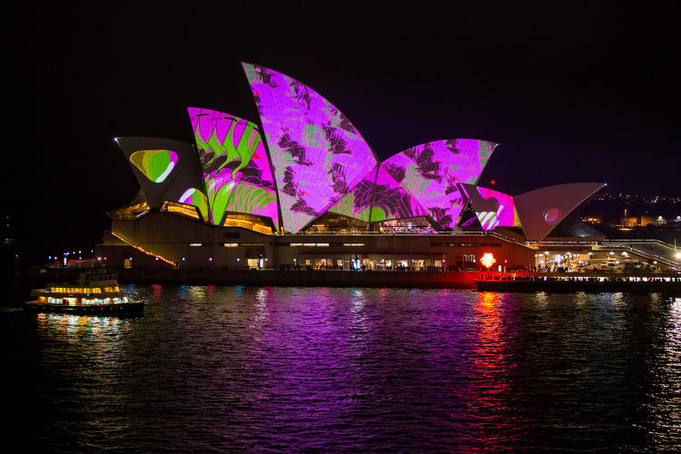 Watch the Sydney Opera House Transform Into A Hand-Drawn Animation | Co ...