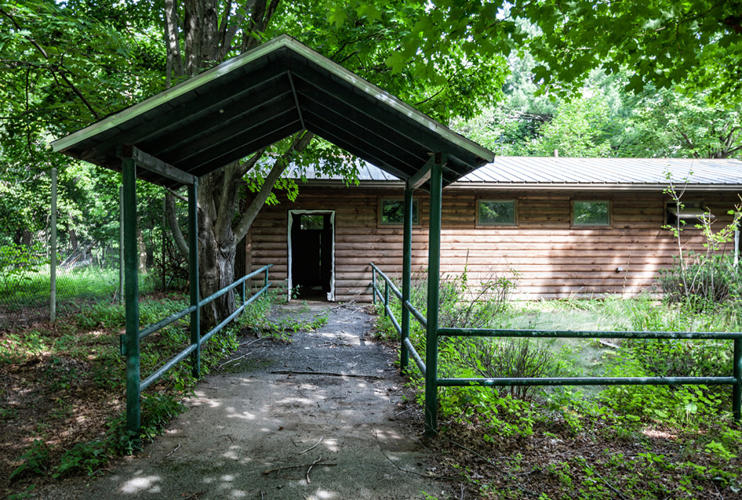 These Photos Of An Abandoned Wildlife Park Show How Badly We Used To ...